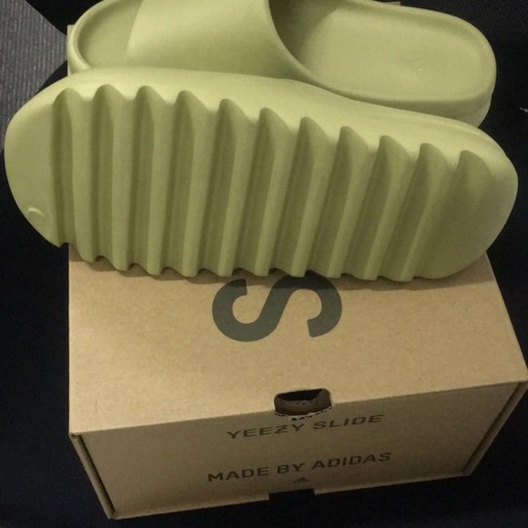Yeezy slide Resin size 4 main image 4